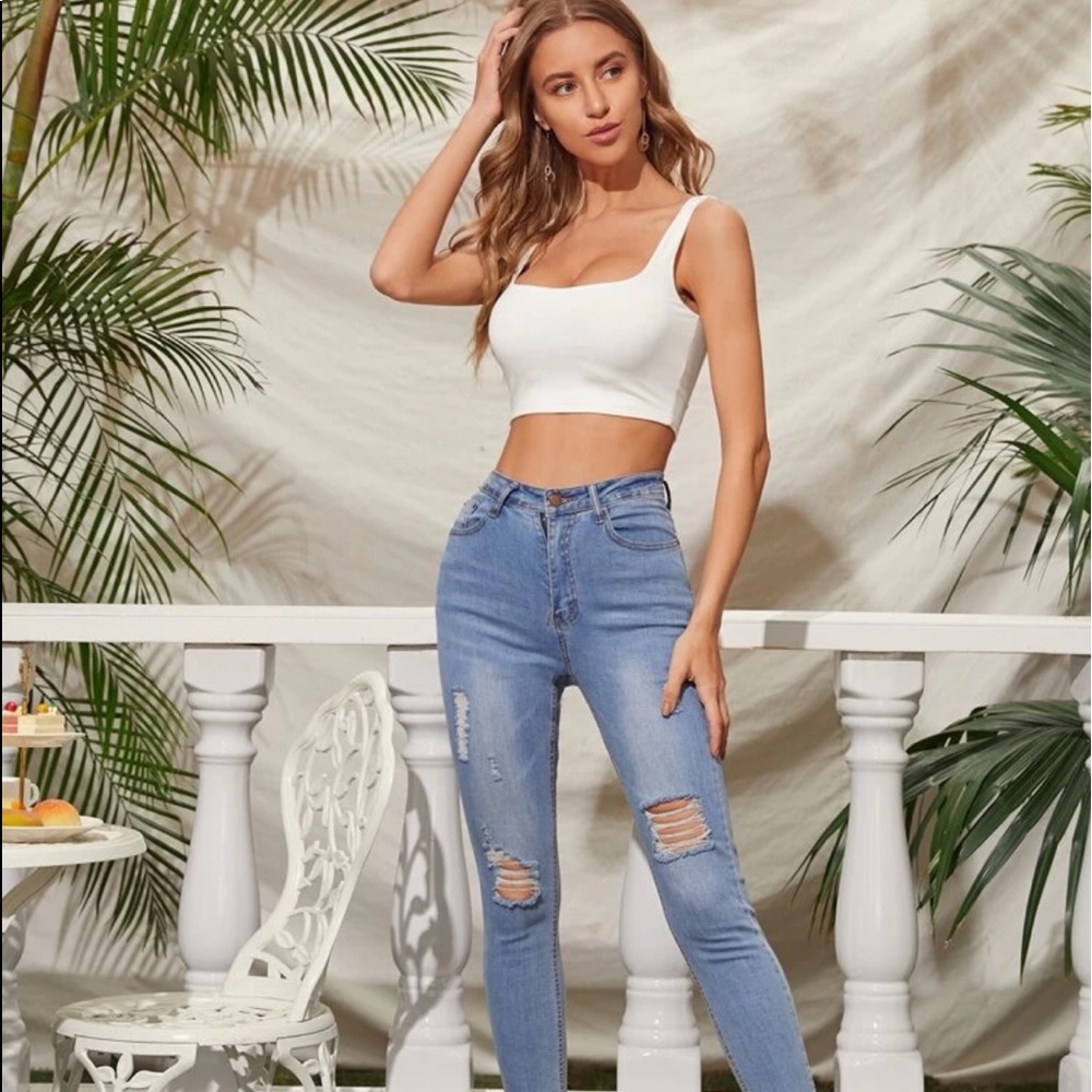 Solid Crop Tank Top - Picture 3 of 5
